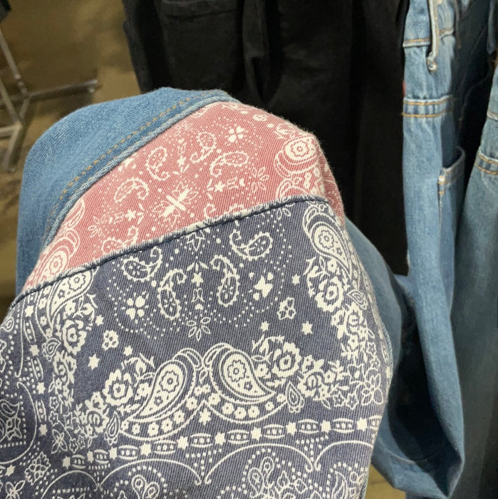 9298 DENIM W/PRINT DETAILING